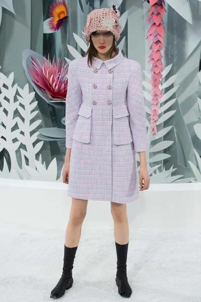 Look 9